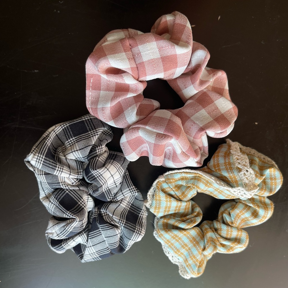 hair scrunchie